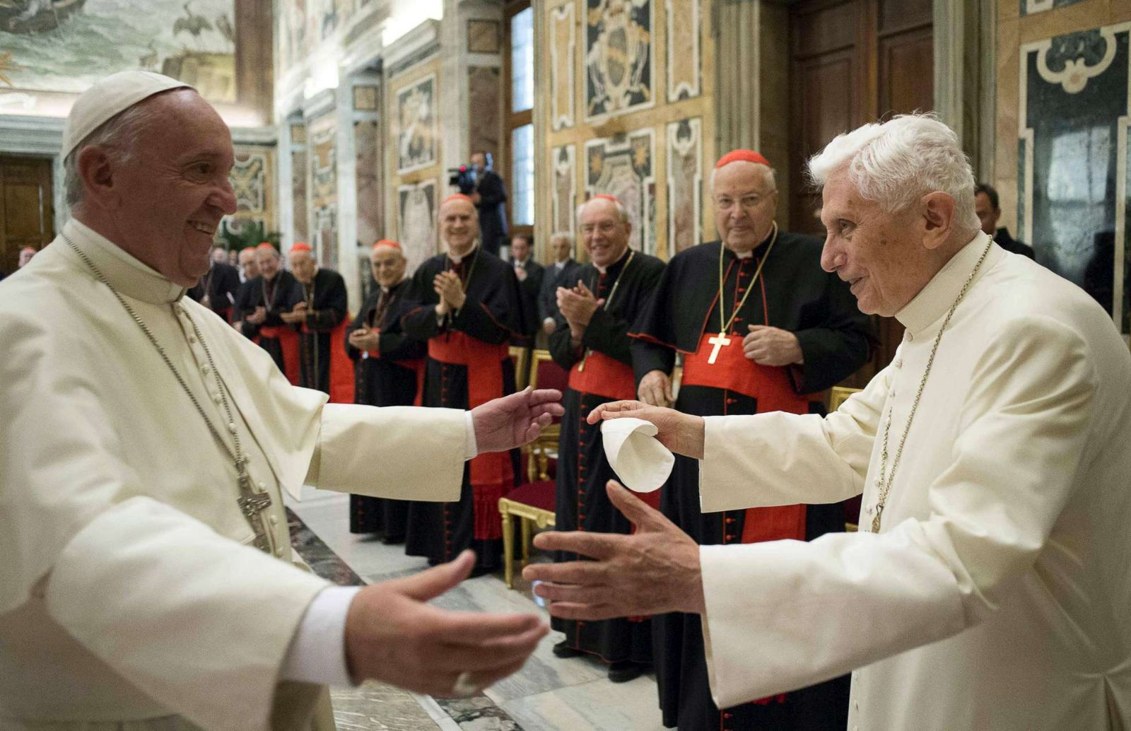 benedicto-prisionero-vaticano