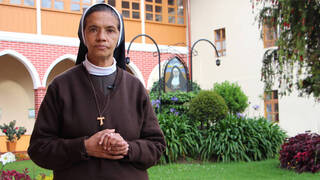 Religiosa secuestrada por Yihadistas revela: “Me vendían de un grupo a otro como una «perra de iglesia»”