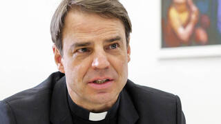 Obispo alemán Stefan Oster sin anestesia: 
