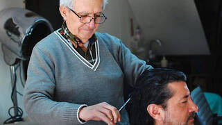 El peluquero chileno Fermín Montoya, afirma que “todos los días” le corta el pelo… “a nuestro Señor Jesucristo”