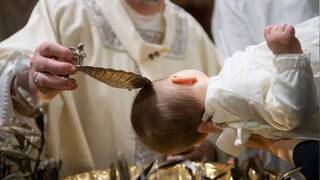 La gracia del bautismo, la tradición y las costumbres clericales