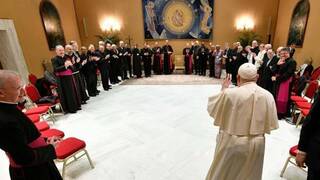 El Papa destaca que “la Iglesia es mujer” y pide apoyo para “desmasculinizar a la Iglesia”